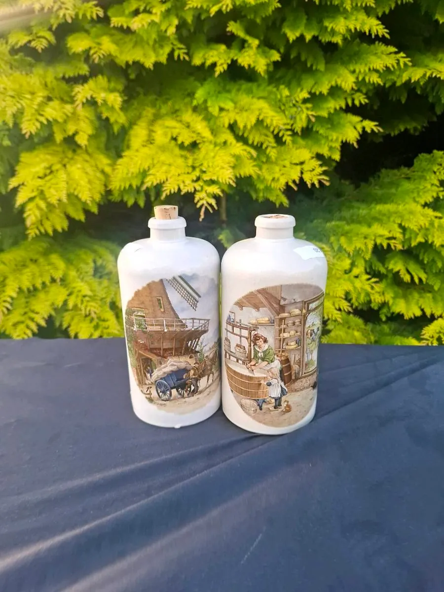 Lovely set 2 pottery bottles - Image 1