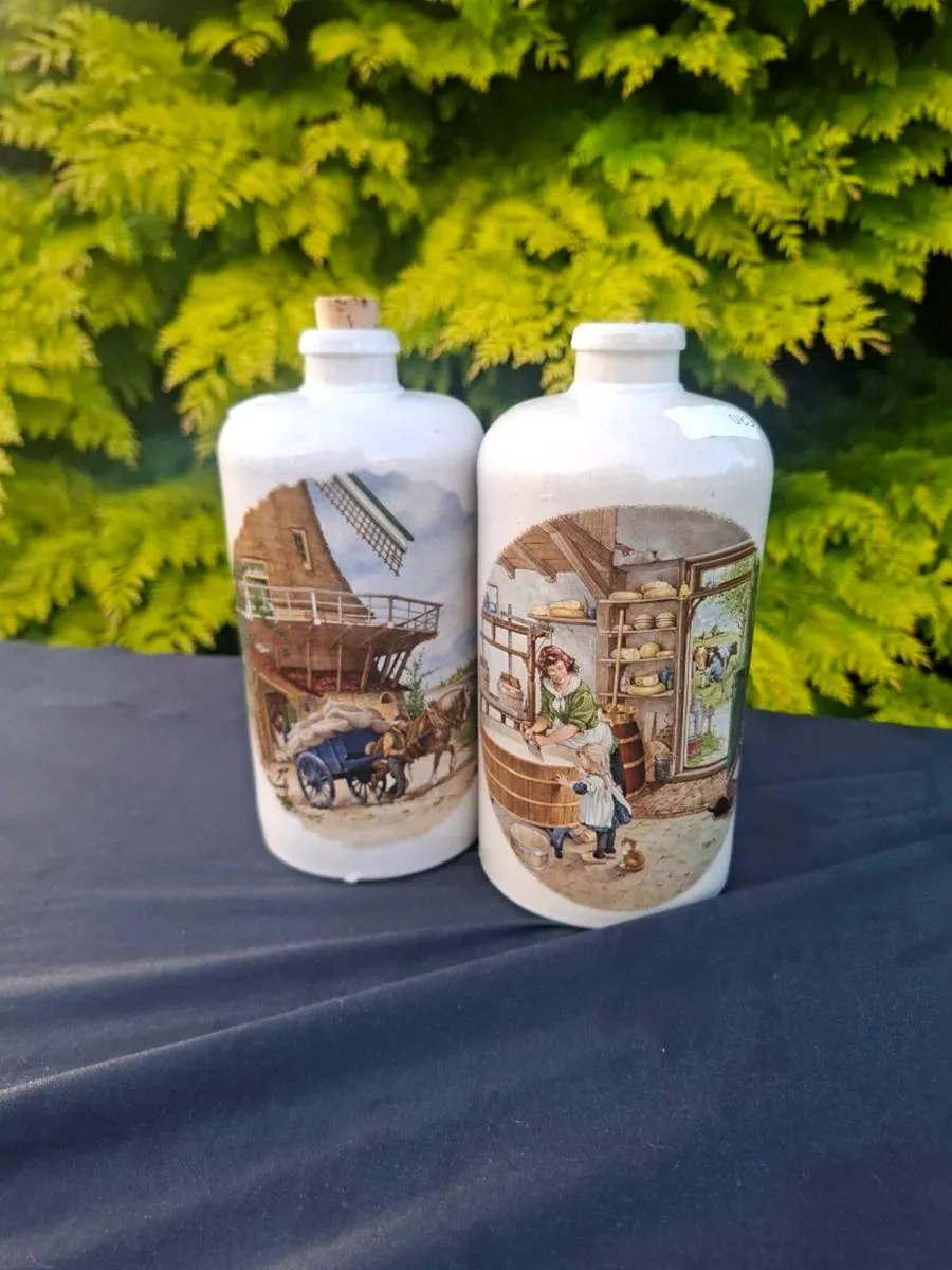 Lovely set 2 pottery bottles - Image 2