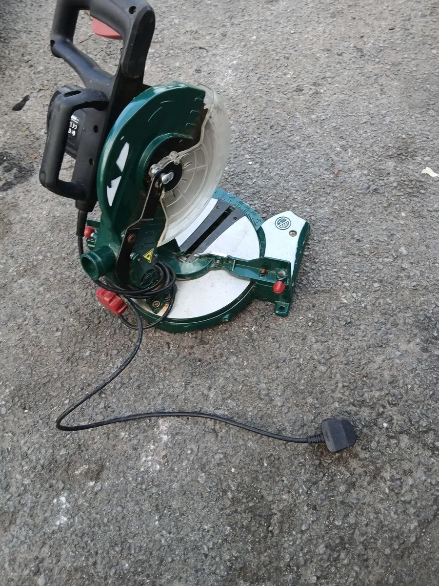 Chop saw working perfect price for sale 70e - Image 3