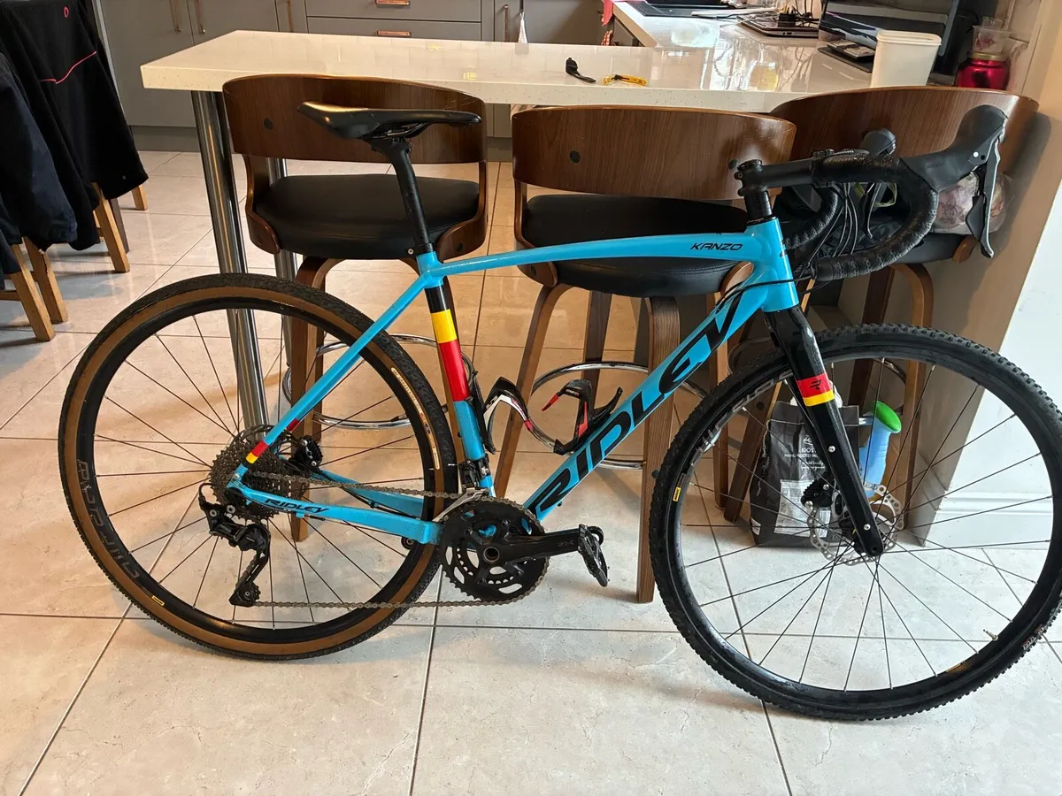 Gravel bike - Image 1