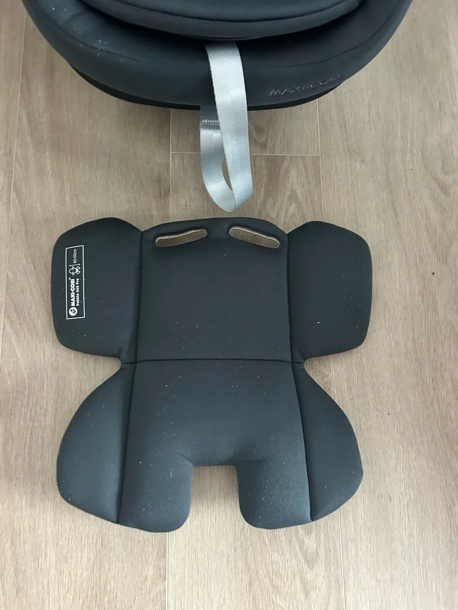 Maxi-Cosi Pebble 360 Pro and isofix swivel base - Image 3