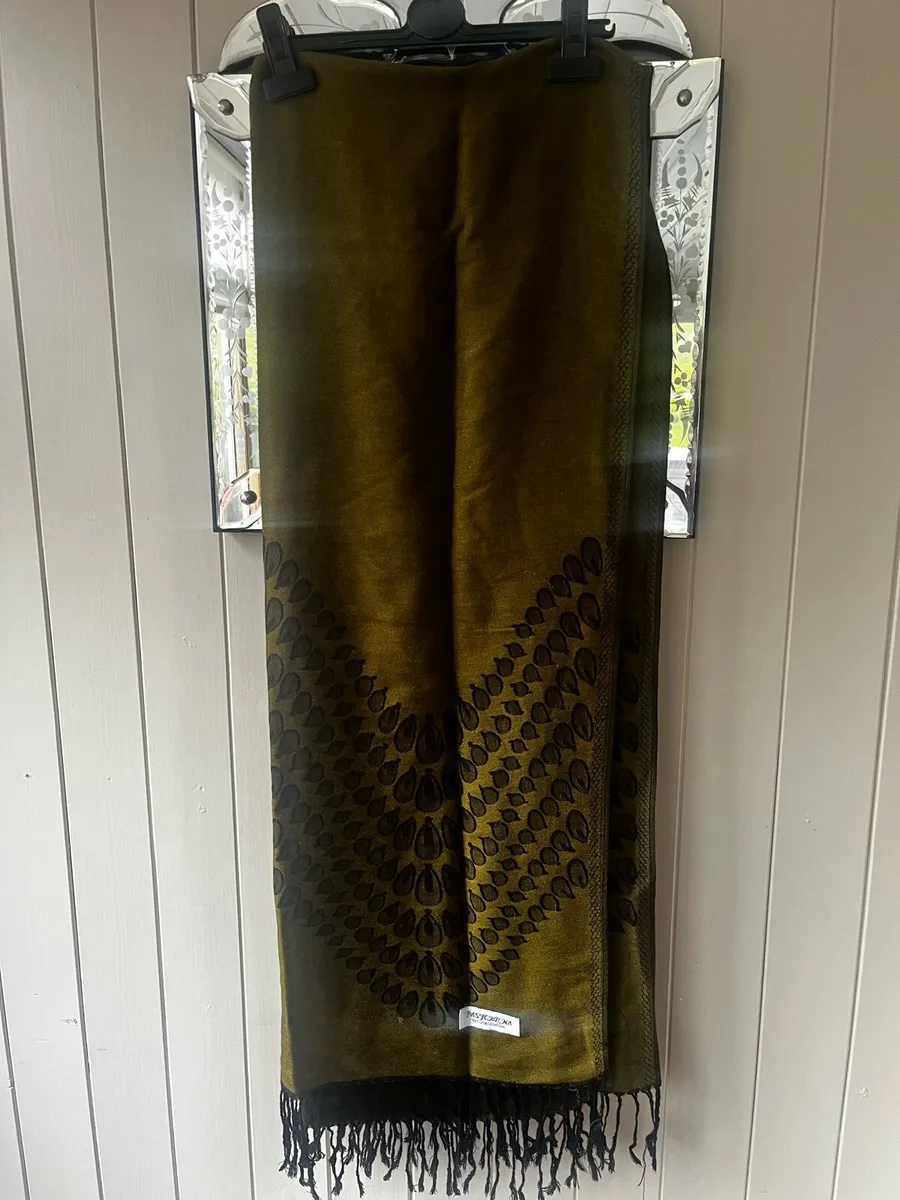 Gorgeous Pashima scarf - Image 3