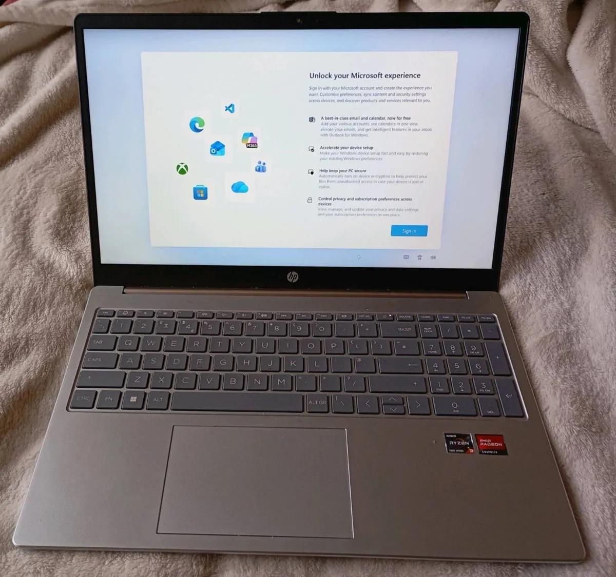 Hp laptop in perfect condition - Image 1