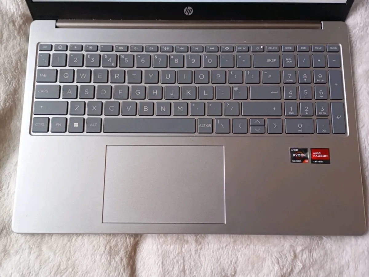 Hp laptop in perfect condition - Image 3