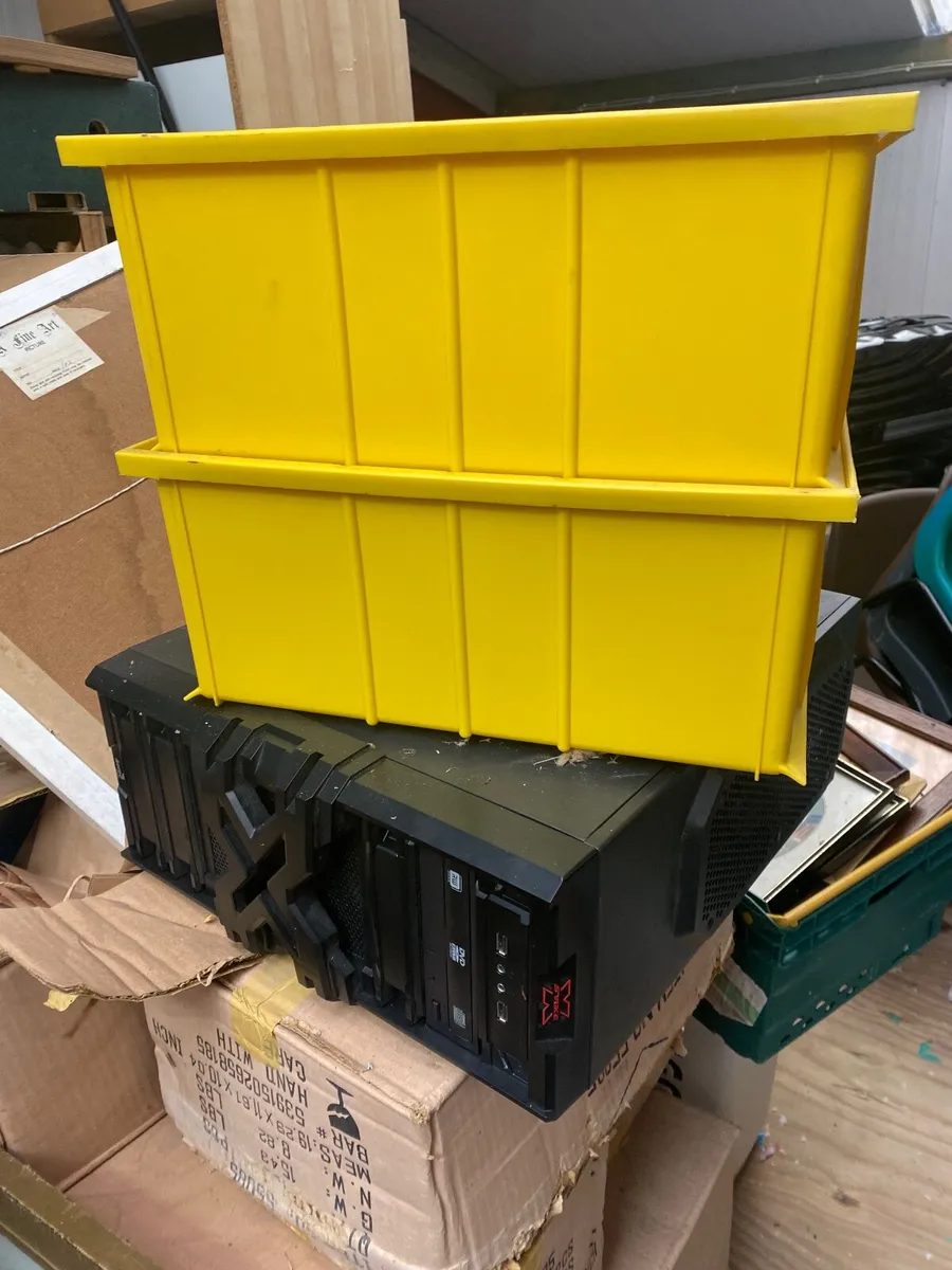 Plastic storage bins - Image 4