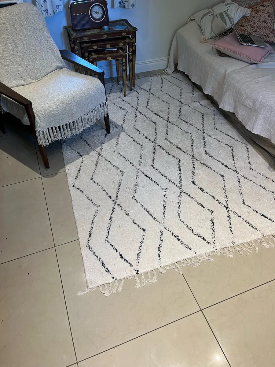 Large Geometric Design Rug