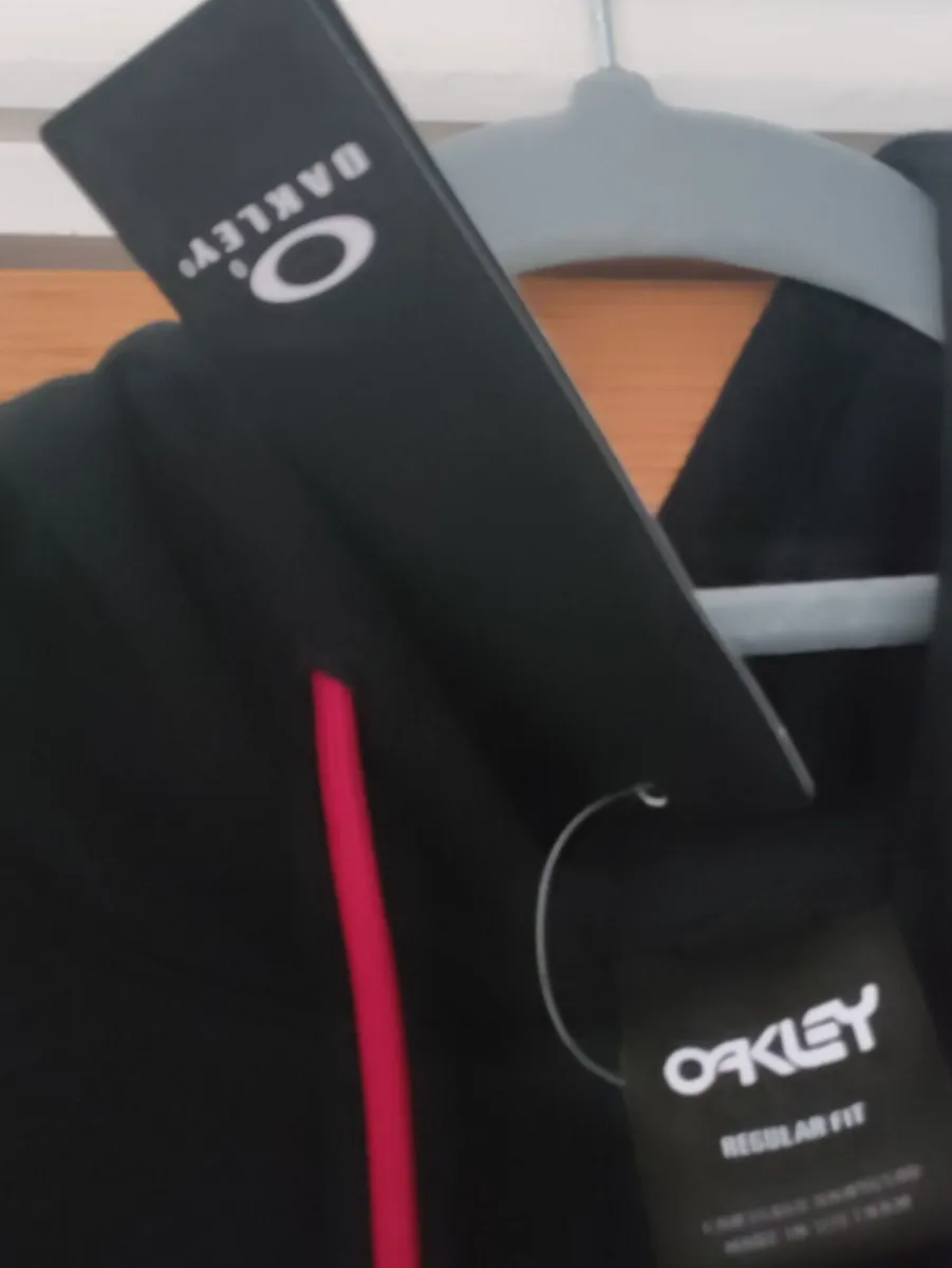 Oakley Hoodie XL New - Image 3