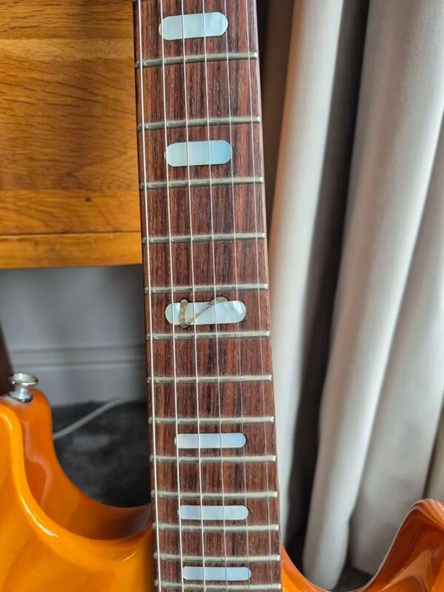 Line 6 VARIAX Series 700 Electric Guitar - Image 2