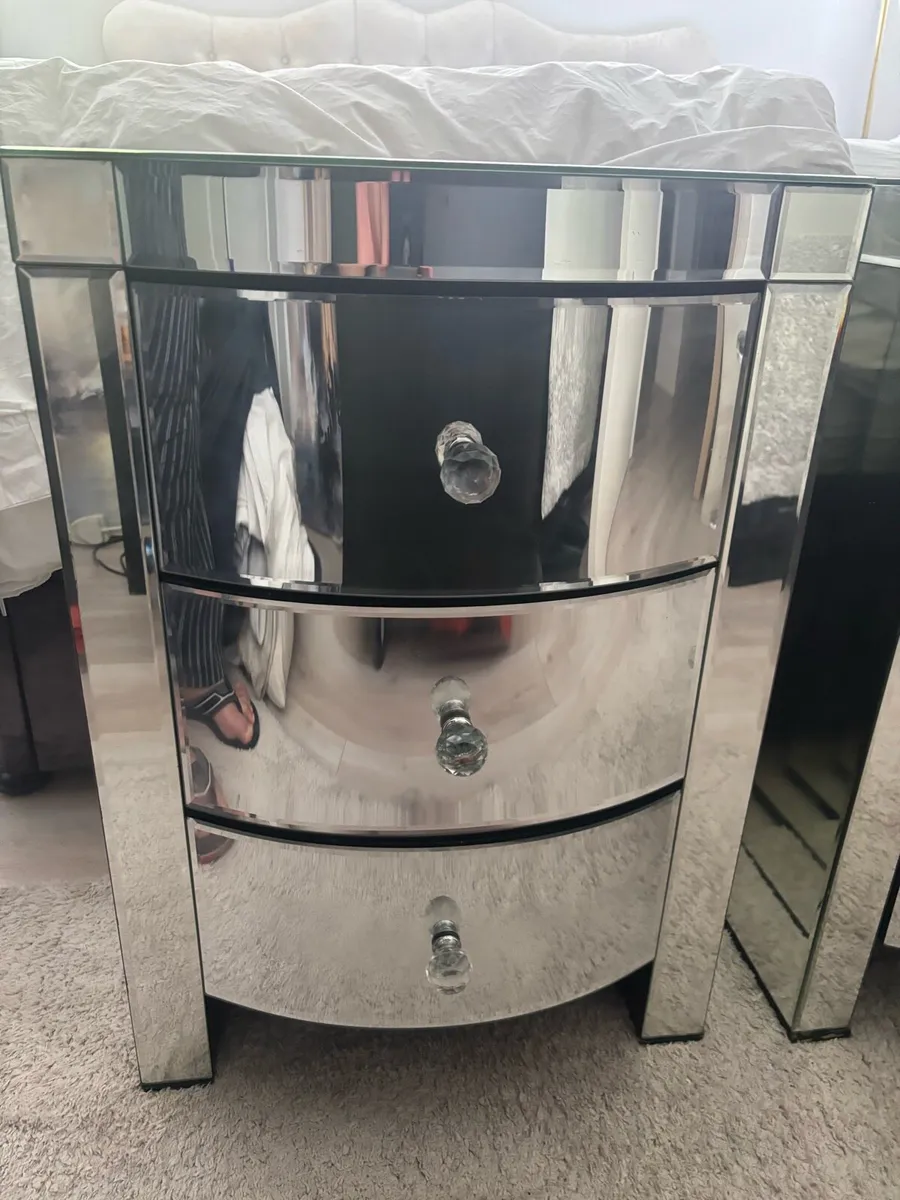 Lockers - Image 2