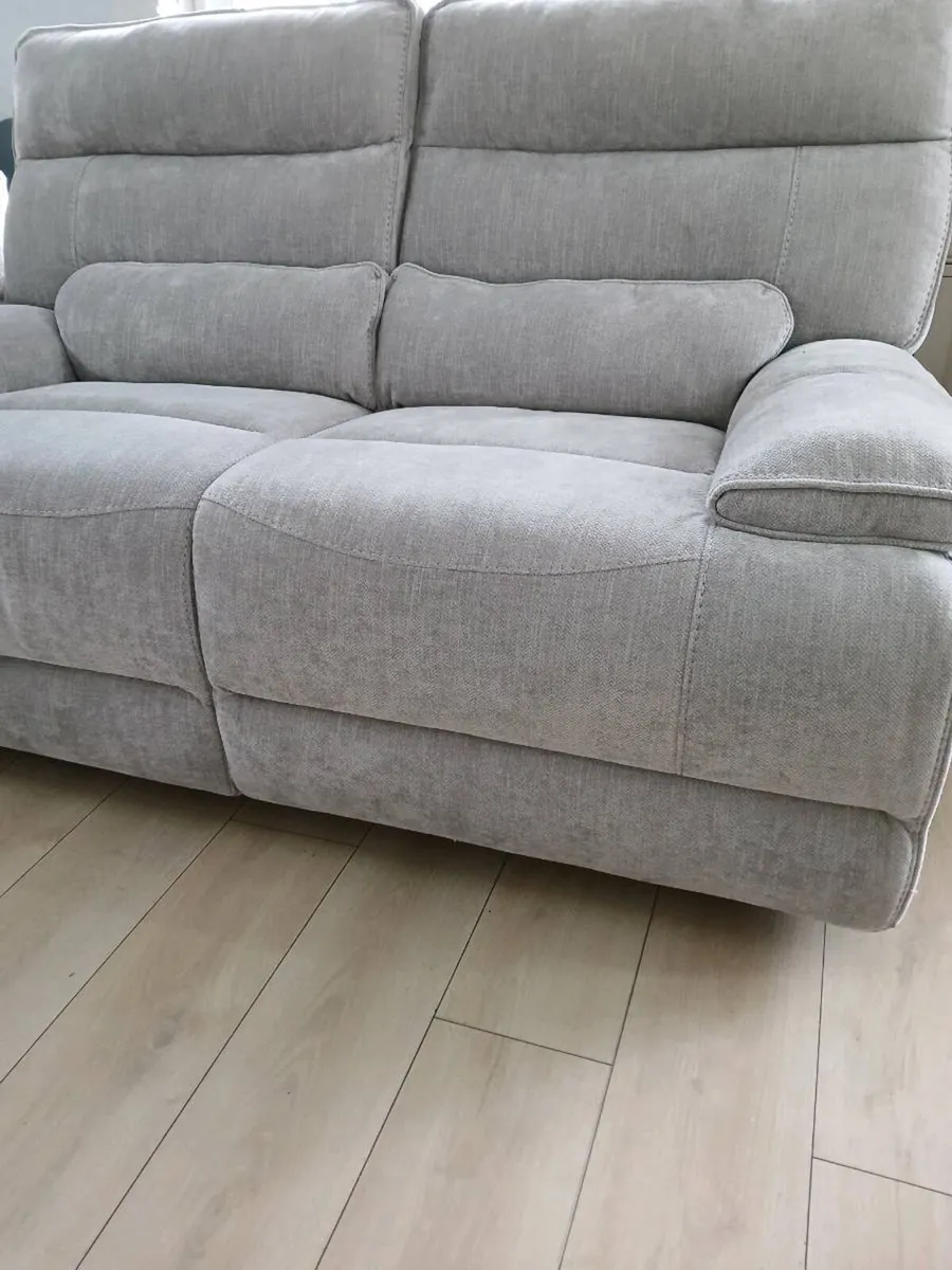2 seater recling sofa - Image 1
