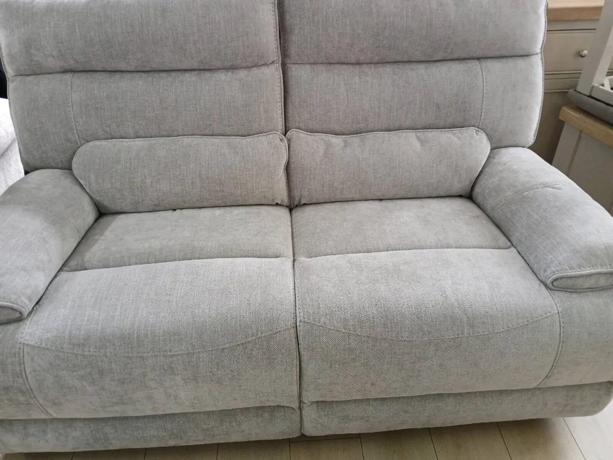 2 seater recling sofa - Image 3
