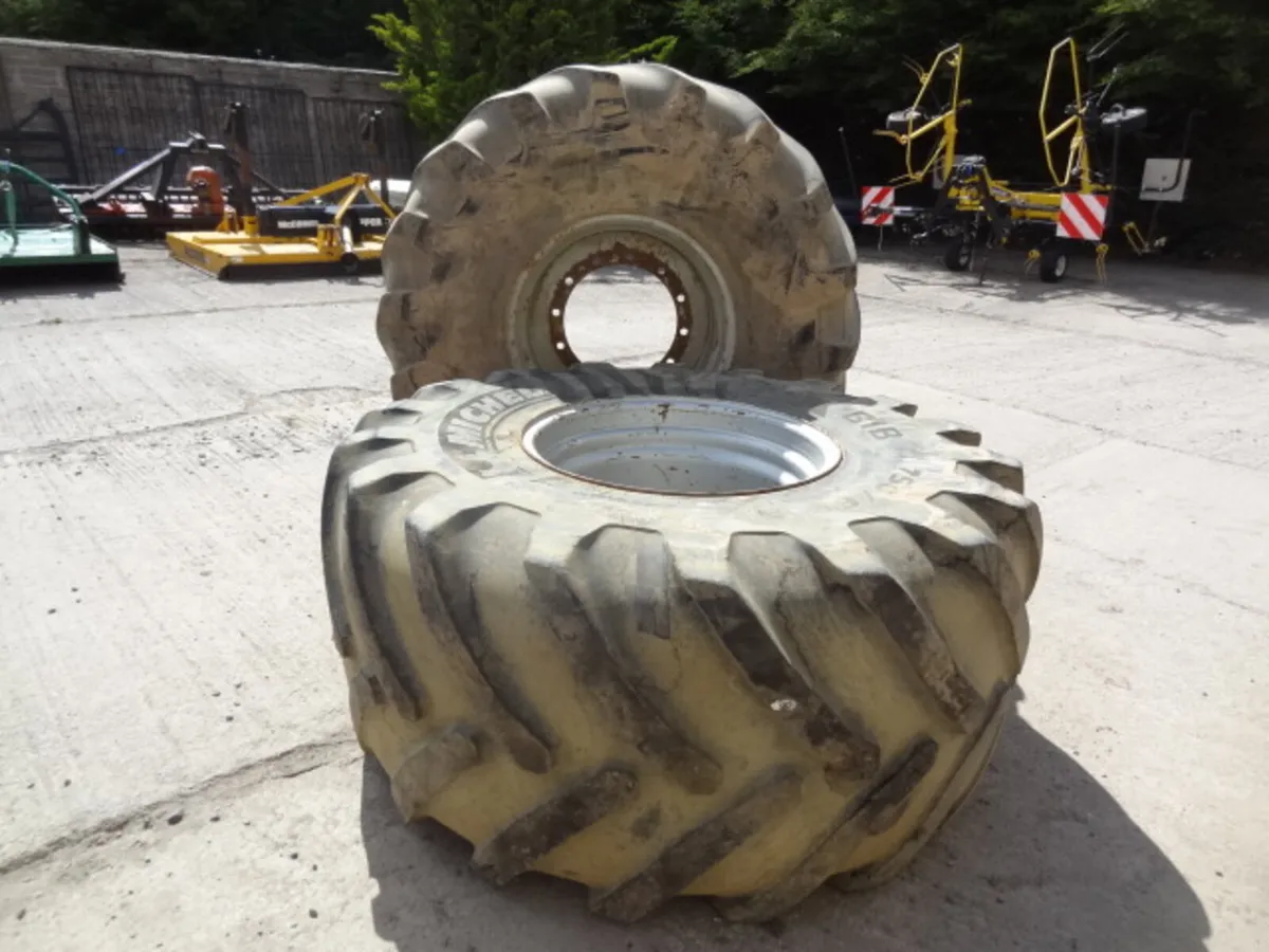 Pair of Michelin 750/65R26 Wheels - Image 2