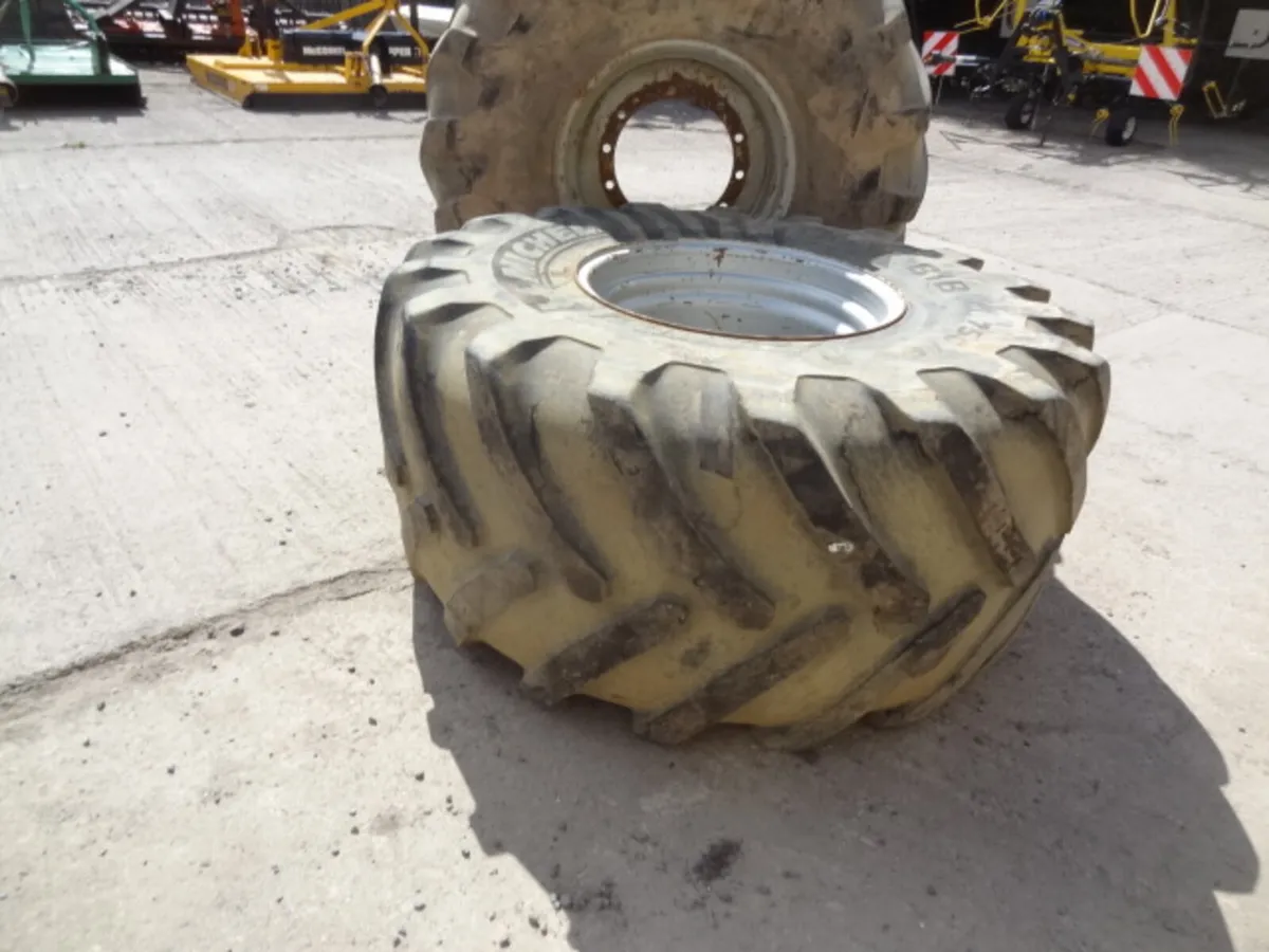 Pair of Michelin 750/65R26 Wheels - Image 3