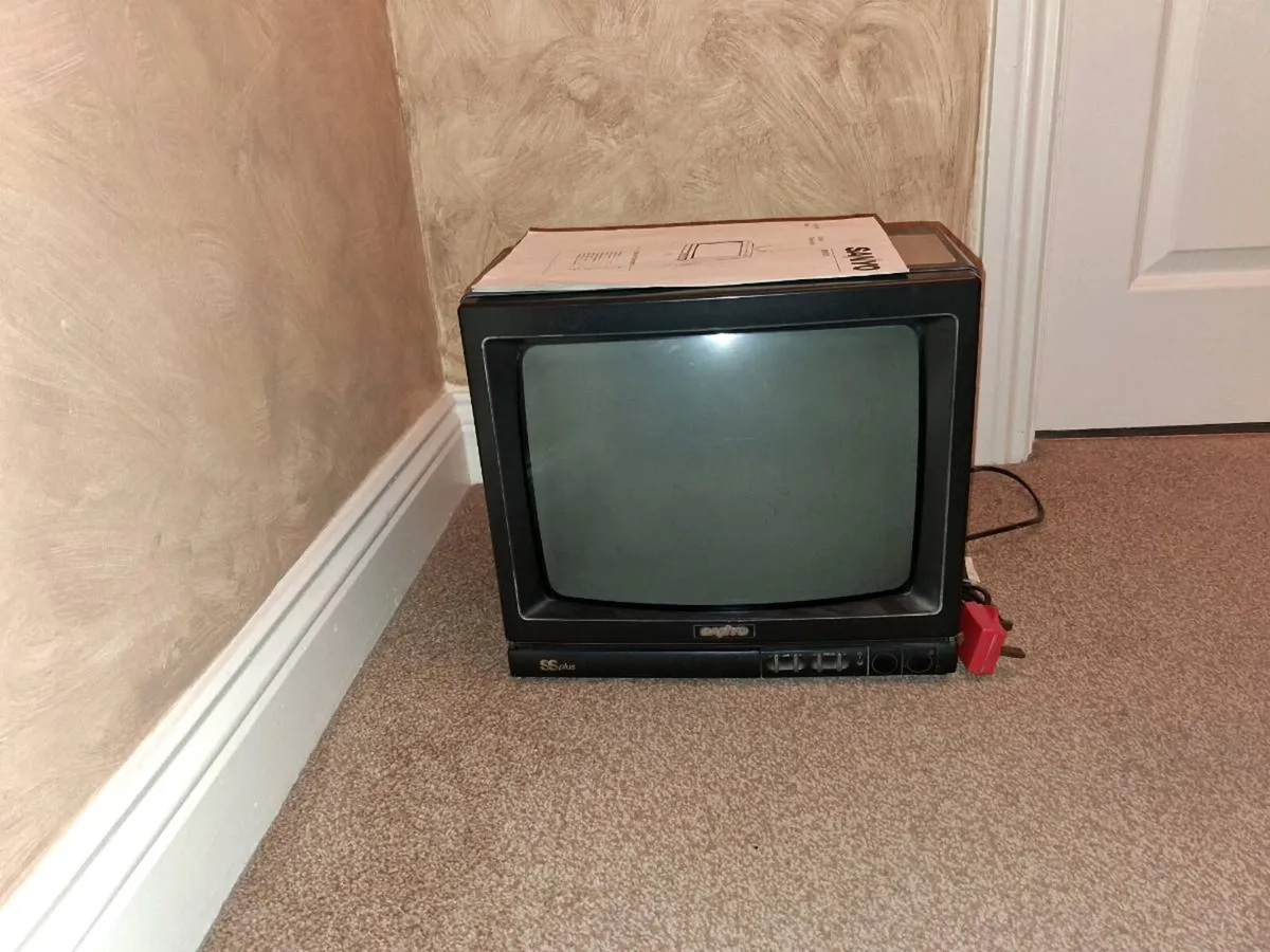 Old TV - Image 1