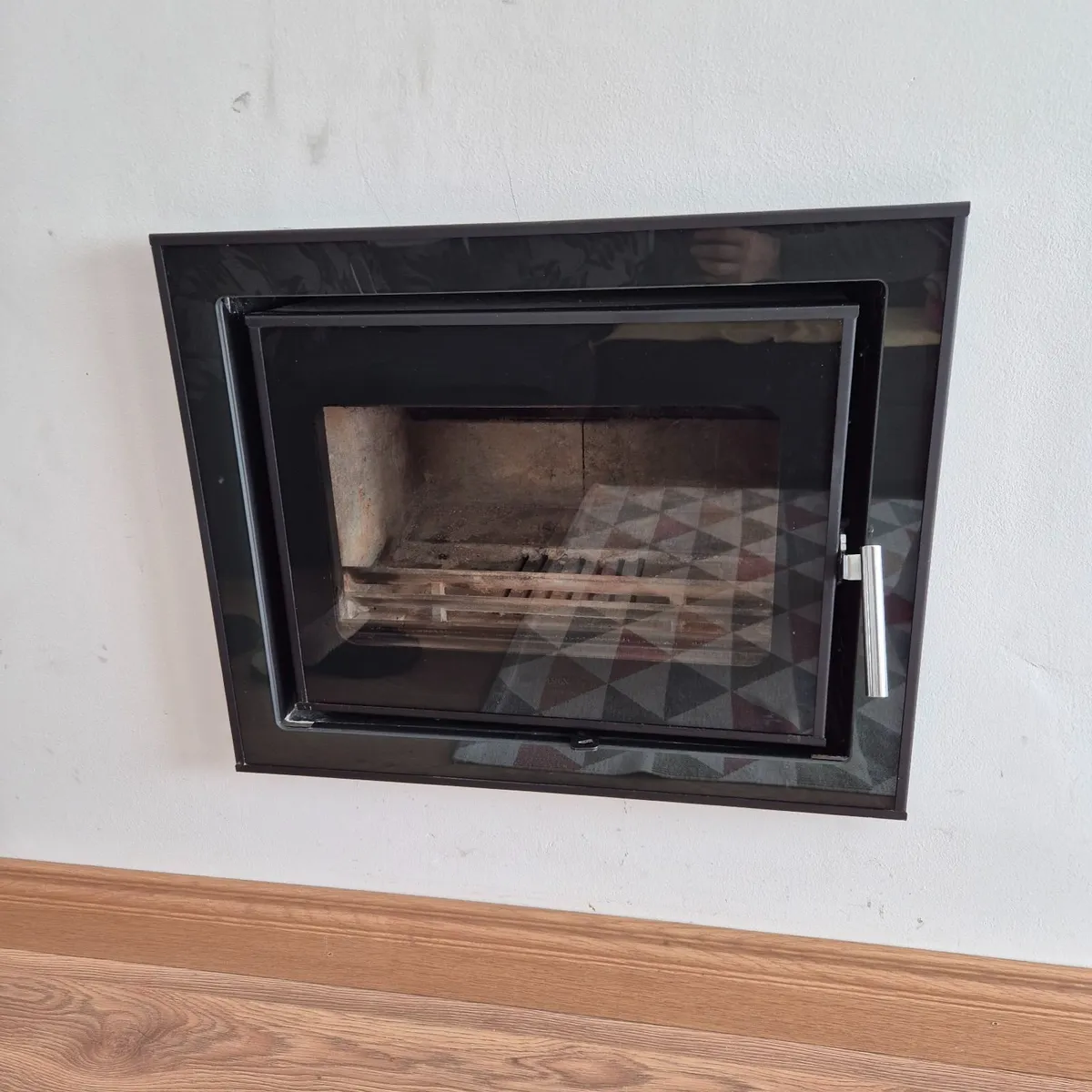 8w Vitae insert stove - Image 2