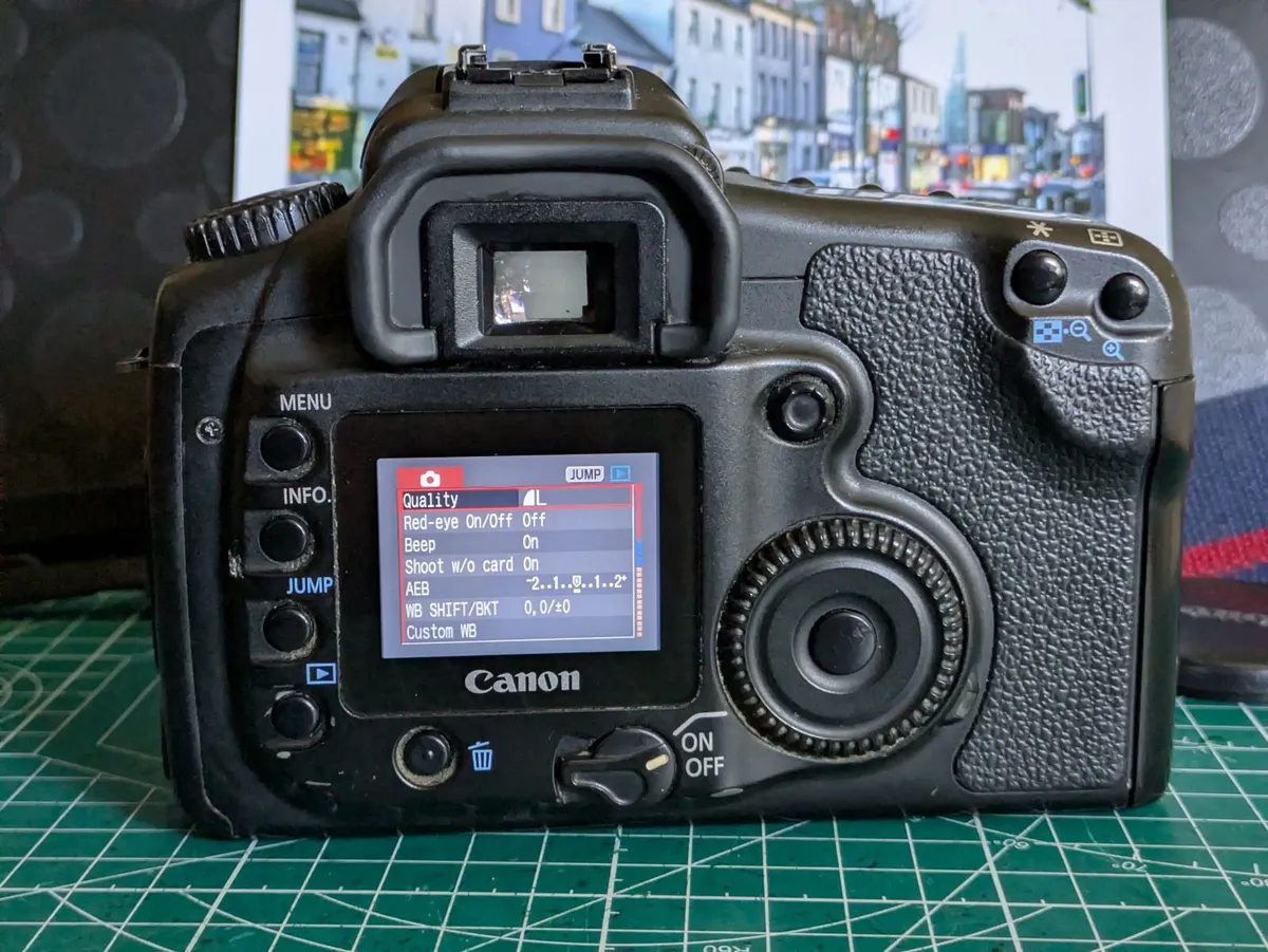 Canon 20D DSLR camera with 35-80mm lens - Image 3
