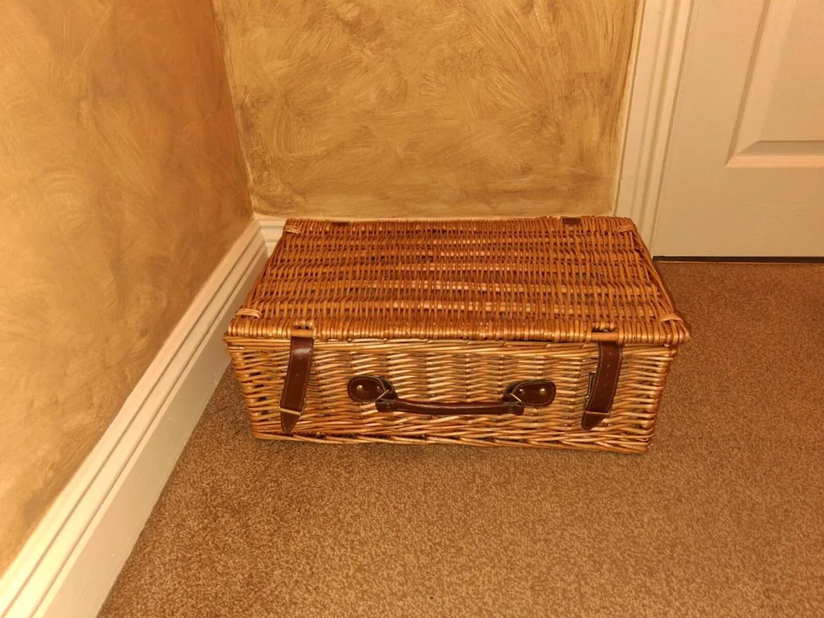 Wicker basket - Image 1