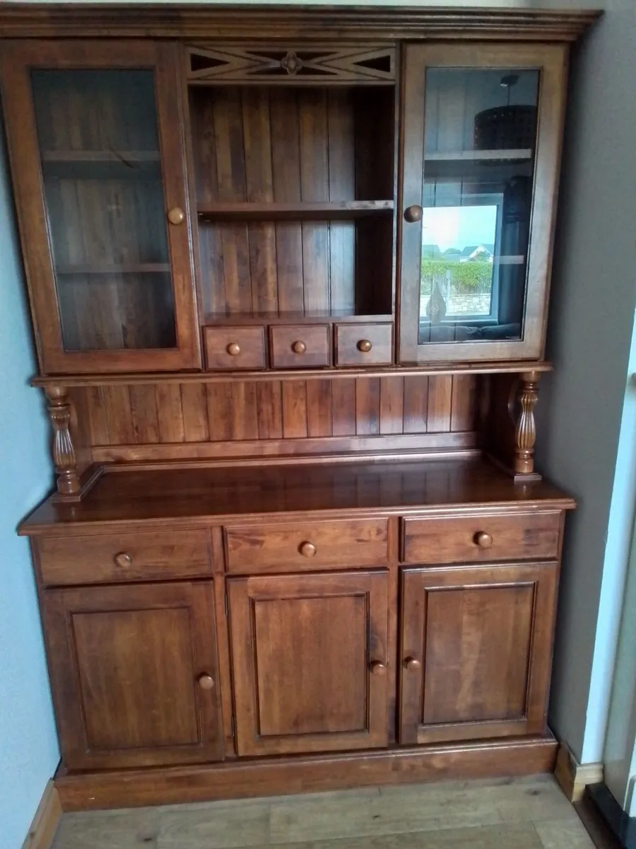 Unit/Dresser - Image 1