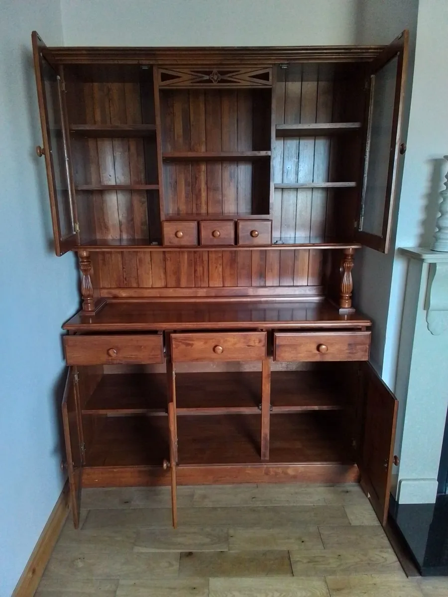 Unit/Dresser - Image 2