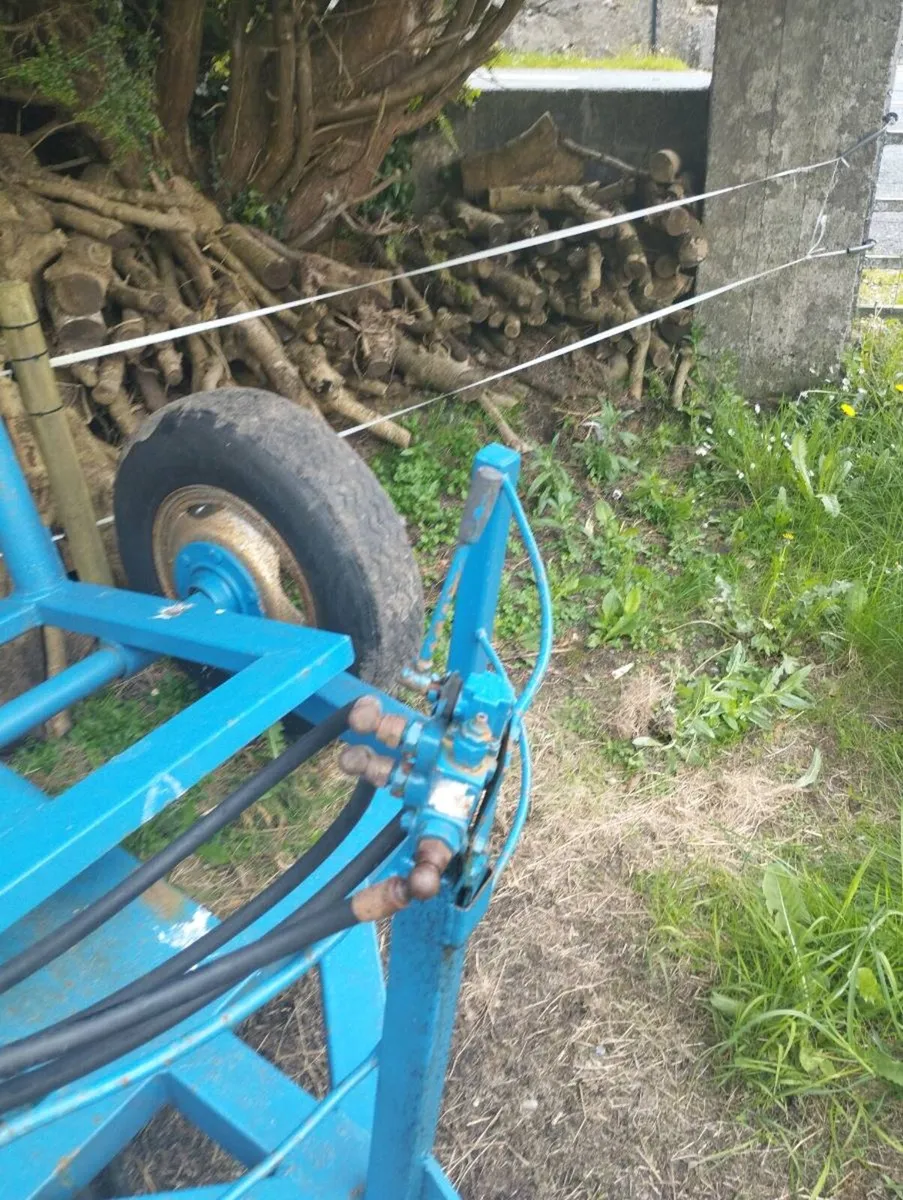 Mobile bale handler - Image 2