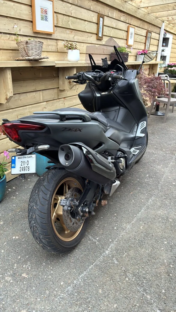 Yamaha T-Max 560 - Image 2