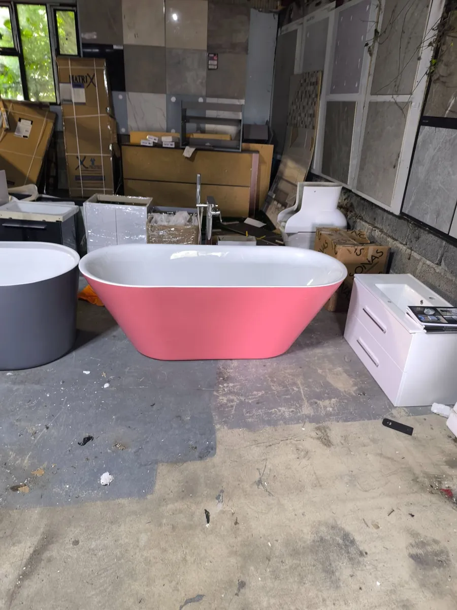 Ex display freestanding baths - Image 2