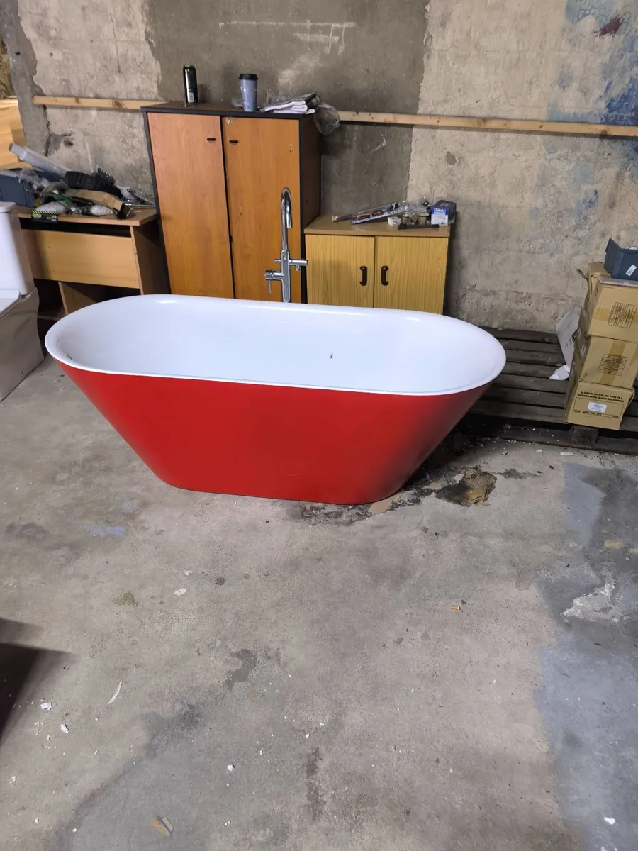 Ex display freestanding baths - Image 3