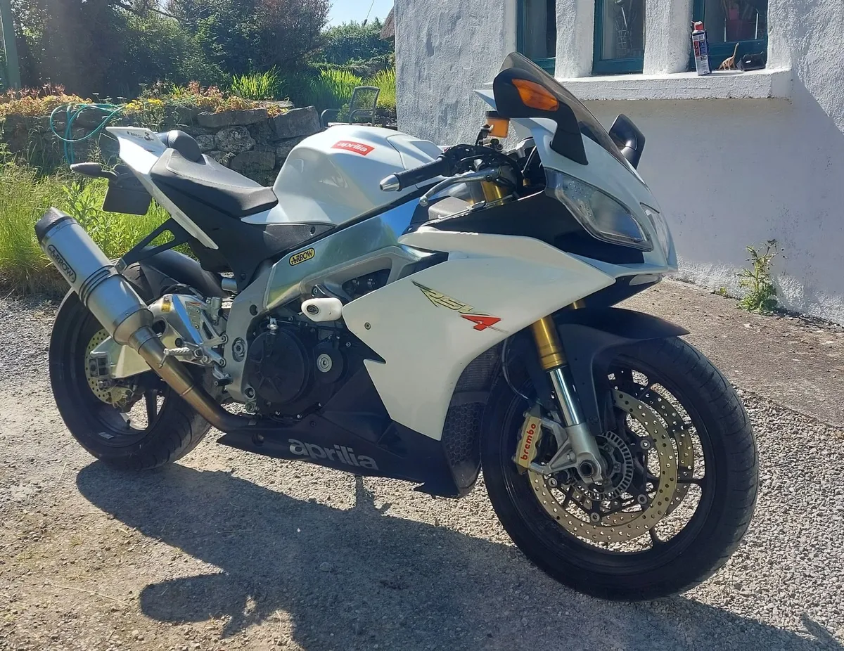 Aprilia RSV4 1000R APRC - Image 1