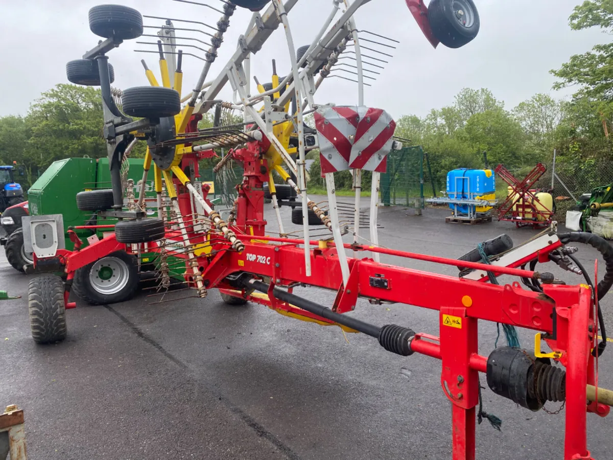 2019 Pottinger rake - Image 1