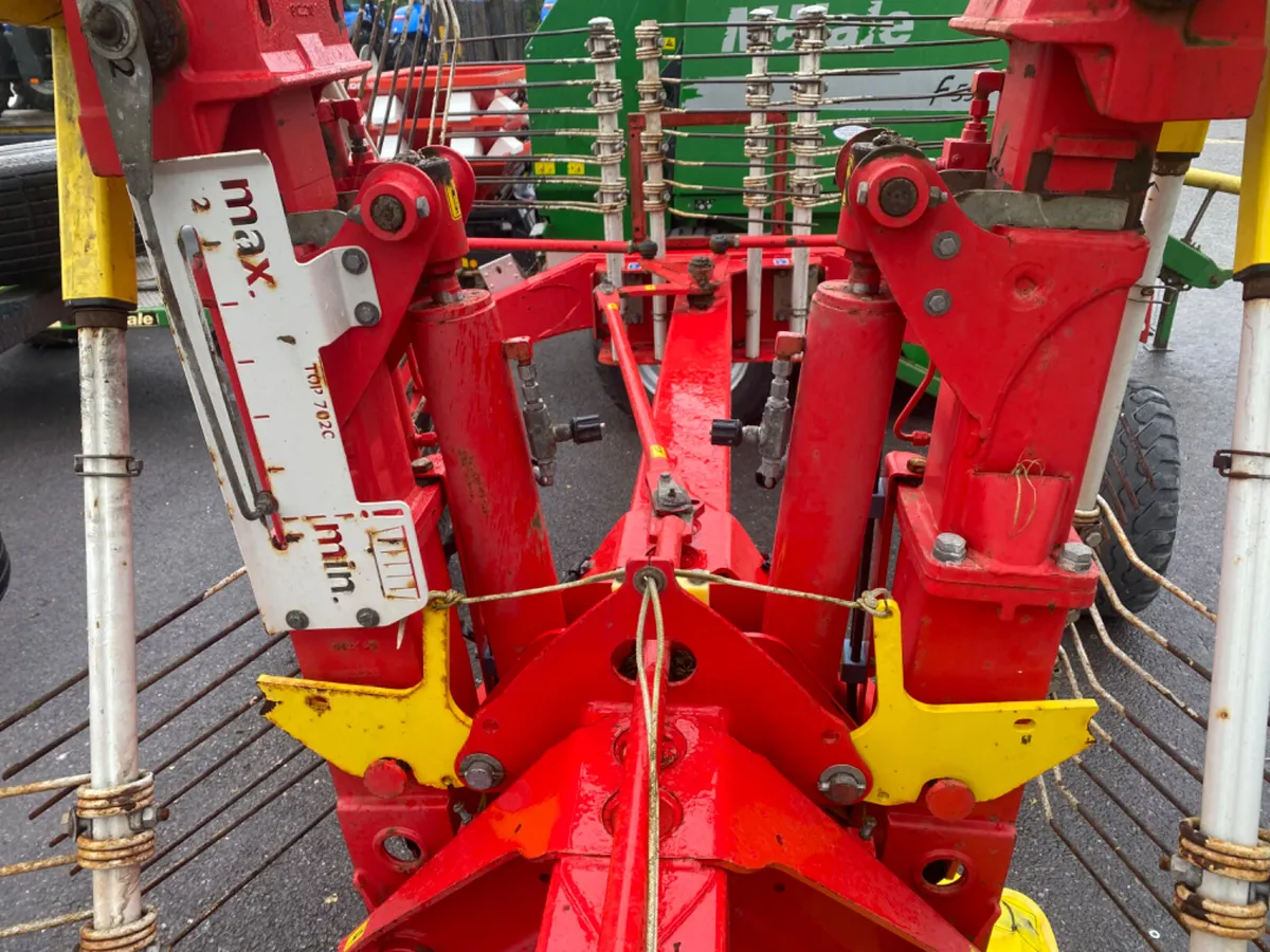 2019 Pottinger rake - Image 4