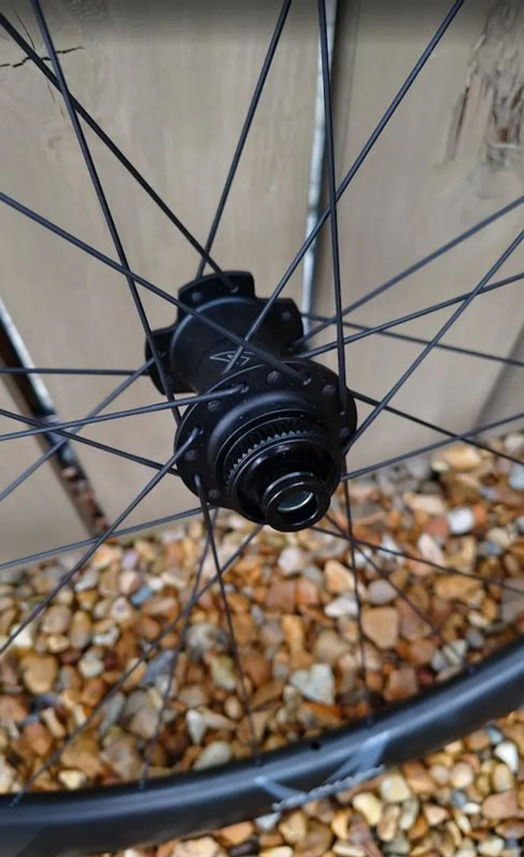 Velomann Plutonium 50 Carbon Disc Wheelset - Shimano HG - Excellent Condition - Image 2