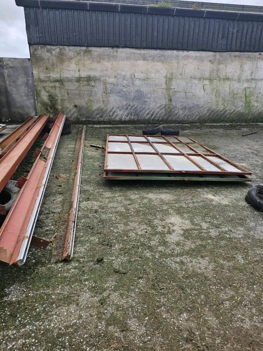 Steel shed and doors - Image 2