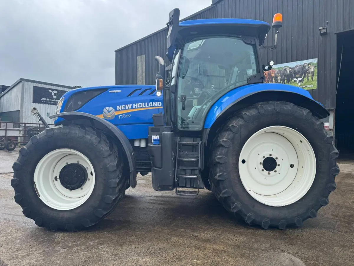 2023 New Holland T7 210 Auto Command - Image 2
