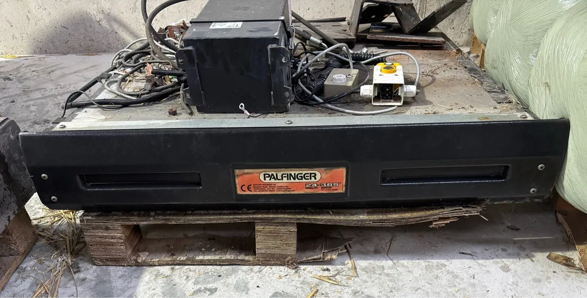 ** Ratcliff Wheelchair Lift 12v ** - Image 1