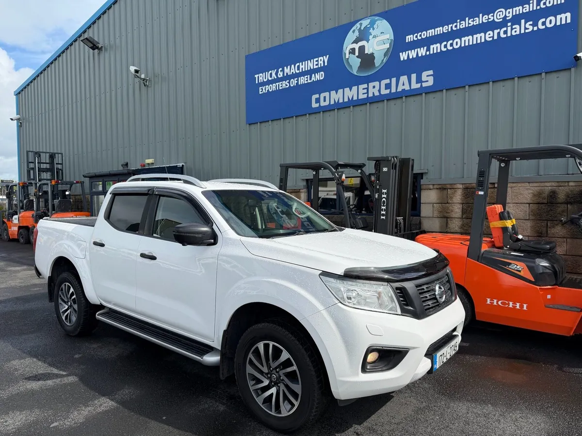 2017 Nissan navara - Image 1