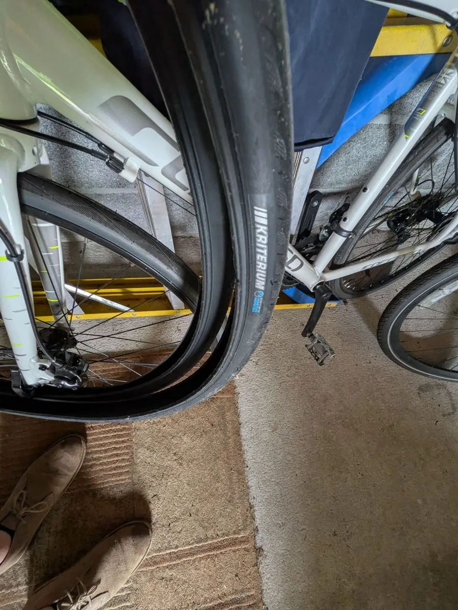 Road Bike - Image 4
