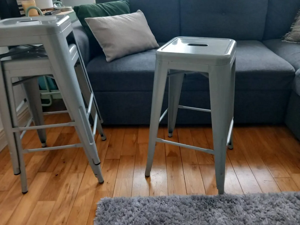 Kitchen stools - Image 1