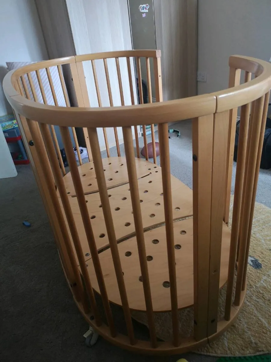 Stokke sleepi bed - Image 3