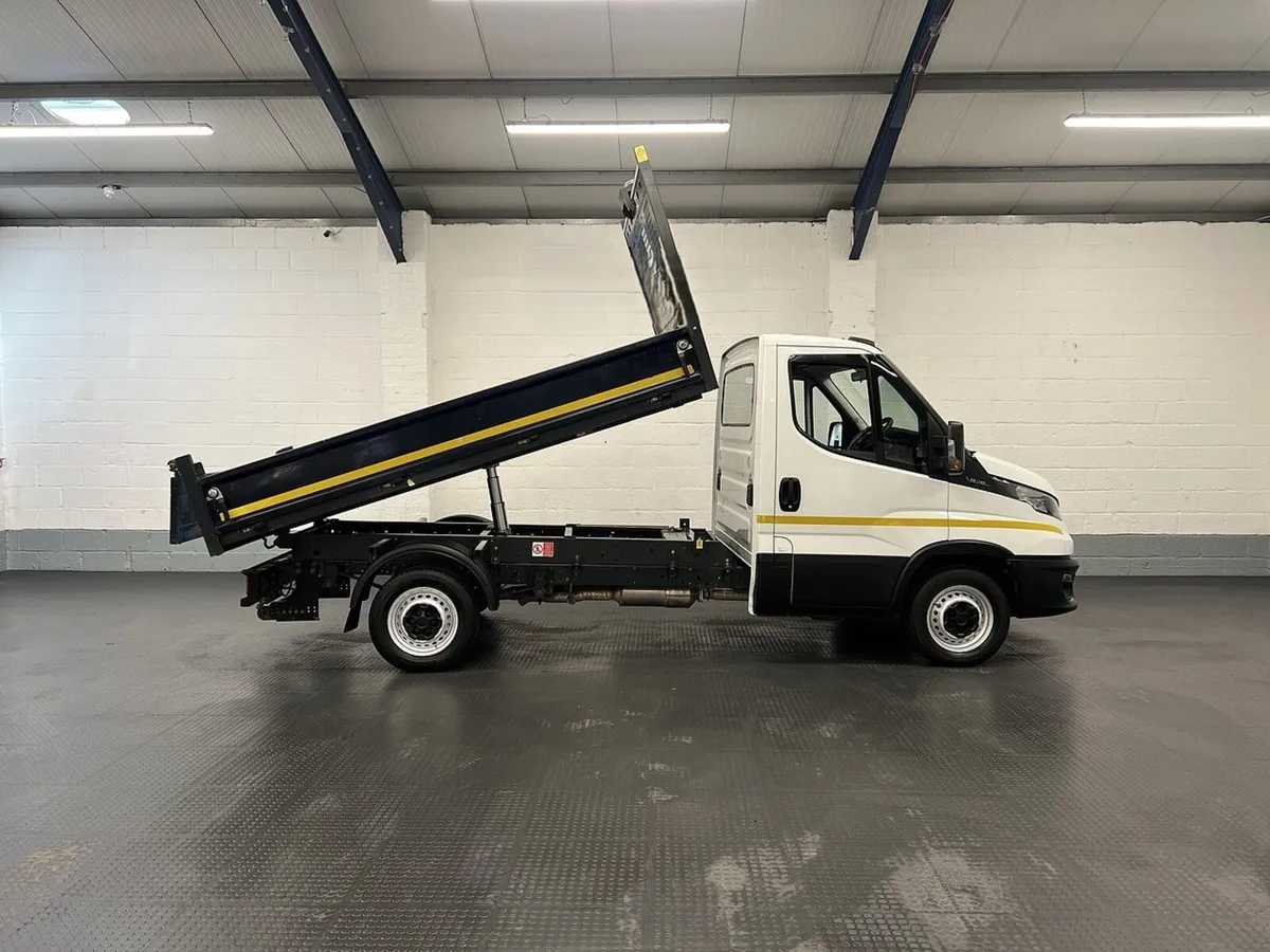 2022 Iveco Daily Tipper Van - Image 1