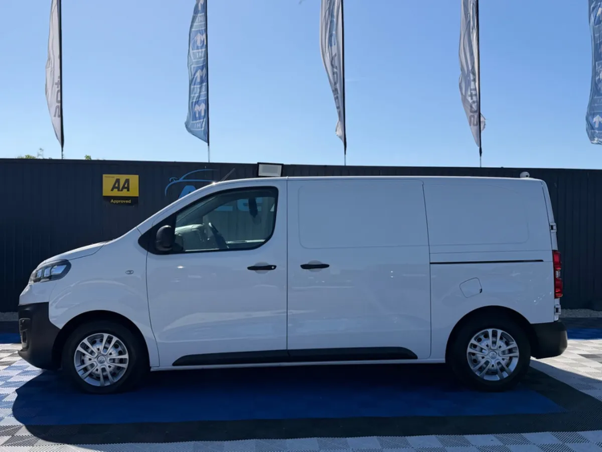 Opel Vivaro 3 SEATER - 1.5 DIESEL - MANUAL - 12M W - Image 4