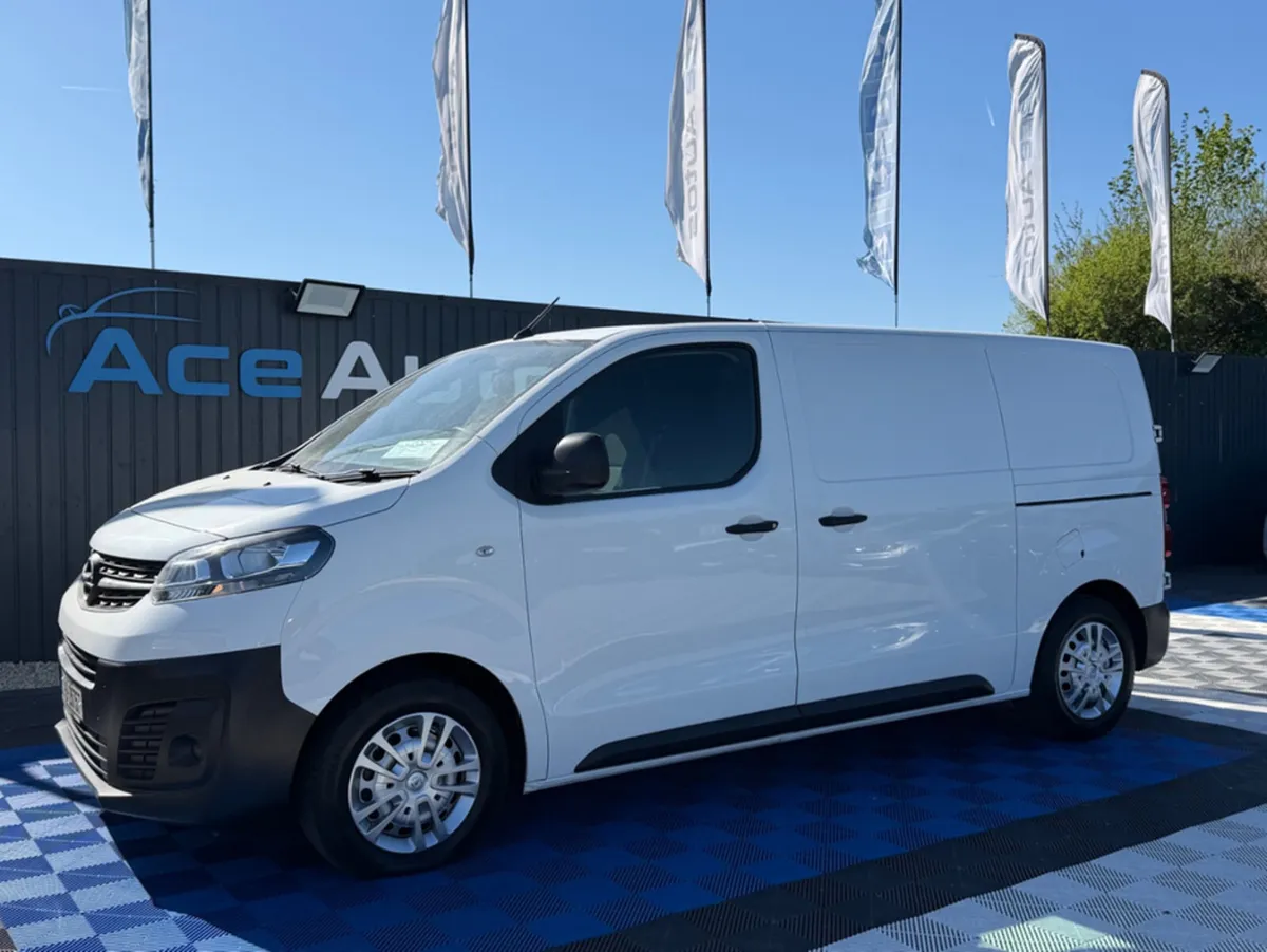 Opel Vivaro 3 SEATER - 1.5 DIESEL - MANUAL - 12M W - Image 3
