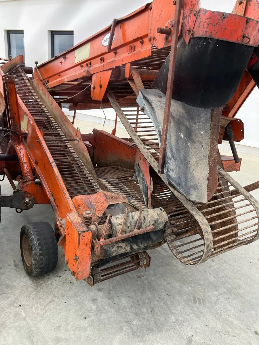 Superfaun 1700 potato harvester - Image 1