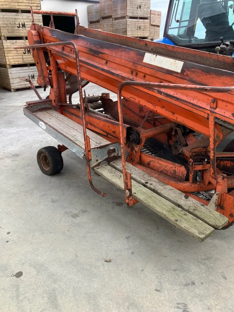 Superfaun 1700 potato harvester - Image 2