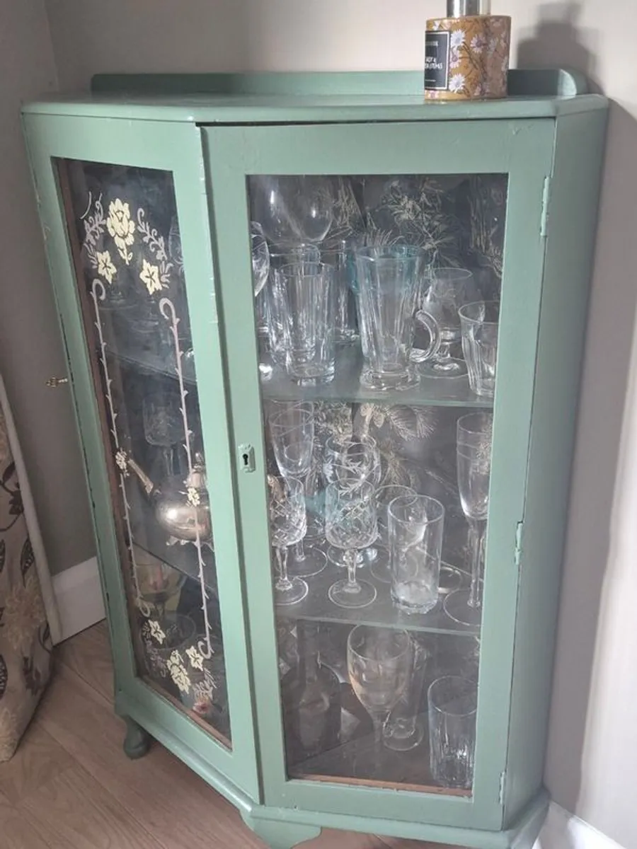 Cabinet - Image 2