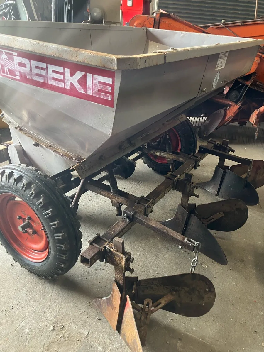 Reekie potato planter - Image 1