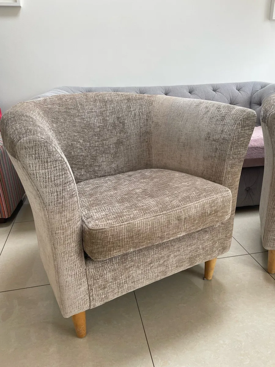 Two tub chairs - Image 2