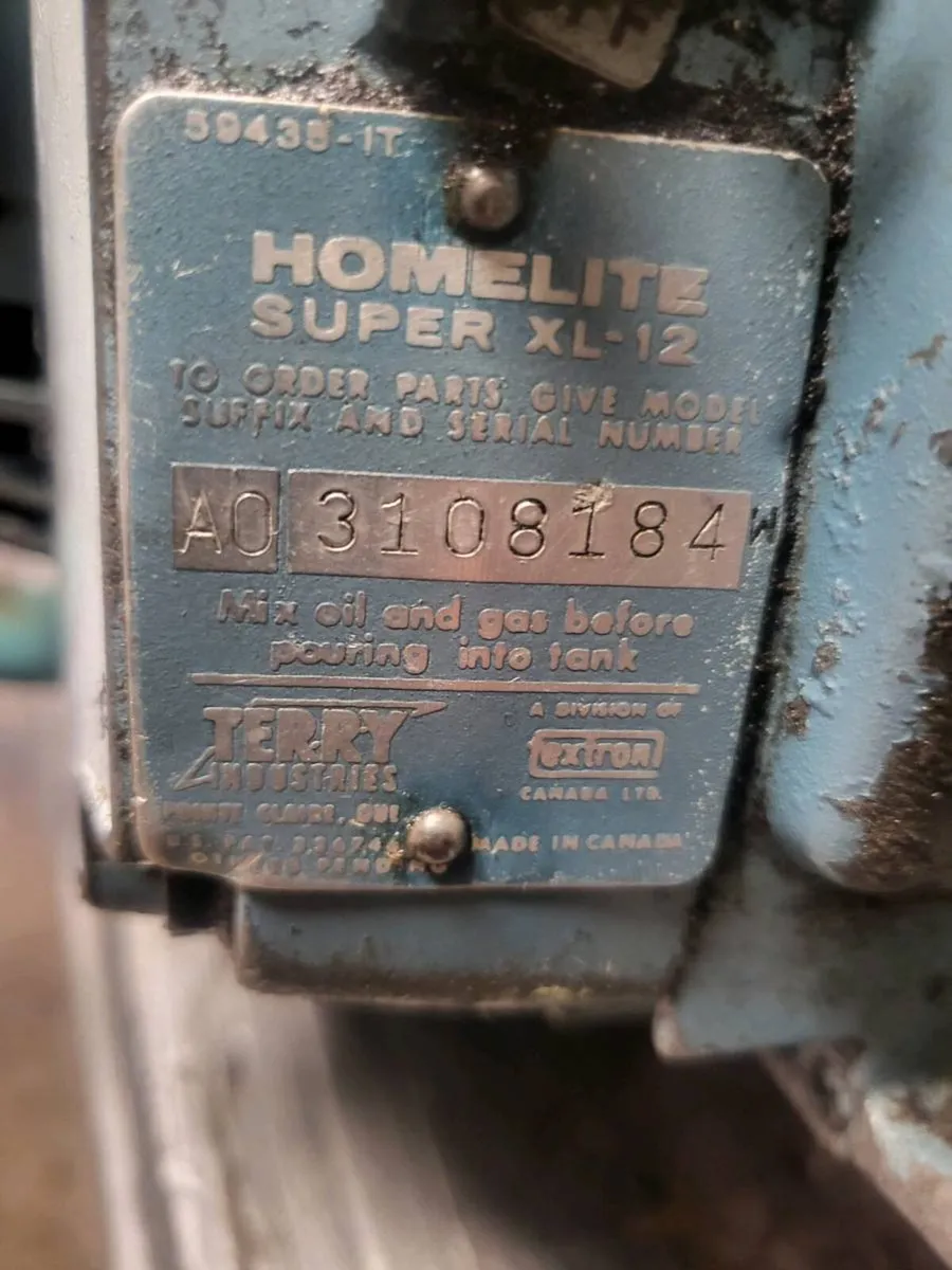 2 VINTAGE CHAINSAWS - Image 3