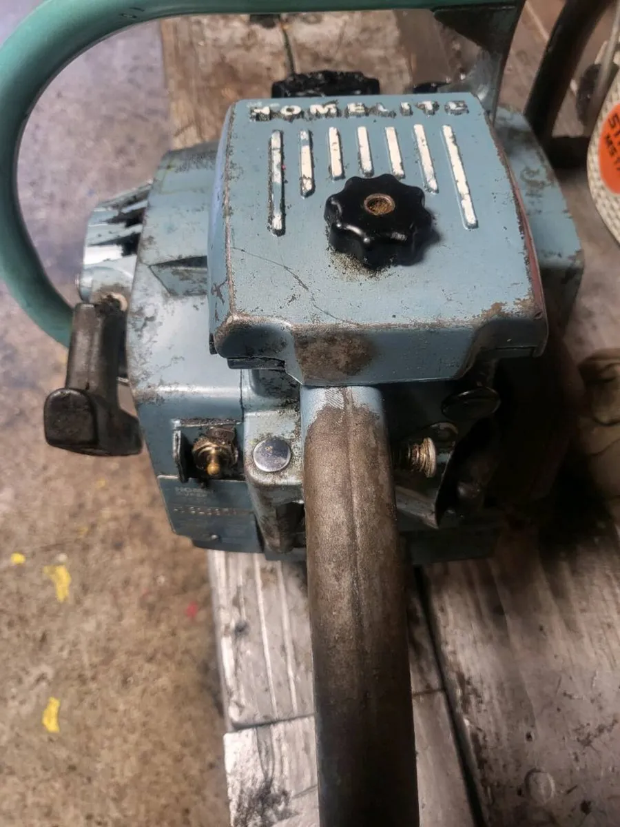 2 VINTAGE CHAINSAWS - Image 4