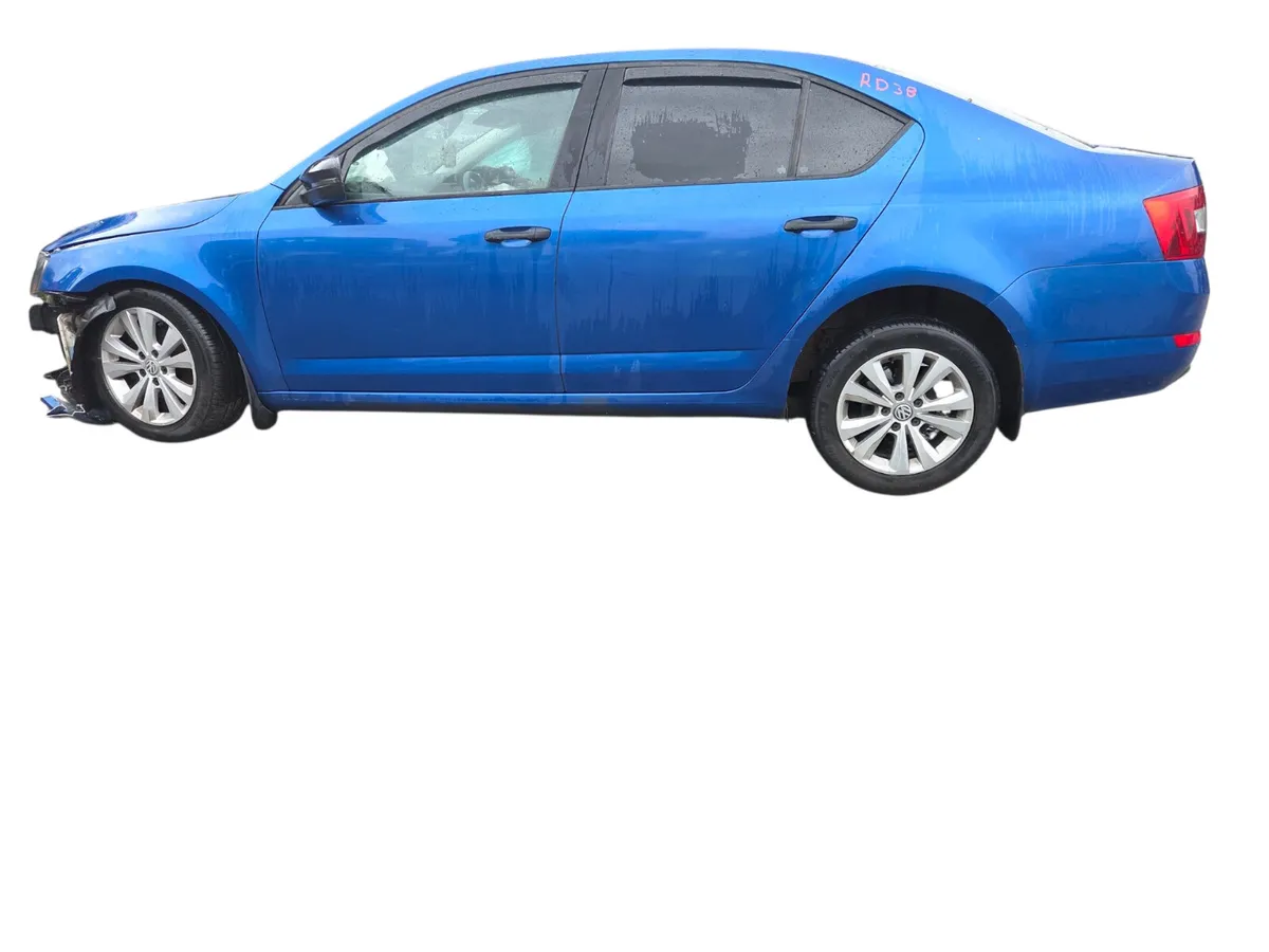 2015 SKODA OCTAVIA For Breaking/Dismantling - Image 3