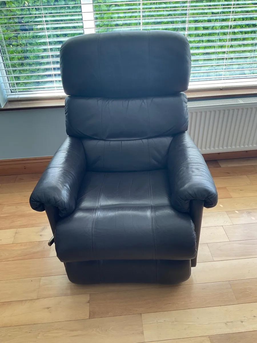Lazy Boy recliner seat - Image 1
